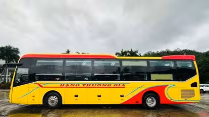Quang Hạnh Bus-Side Image