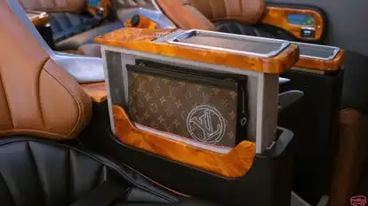 MEKO Limousine Bus-Amenities Image