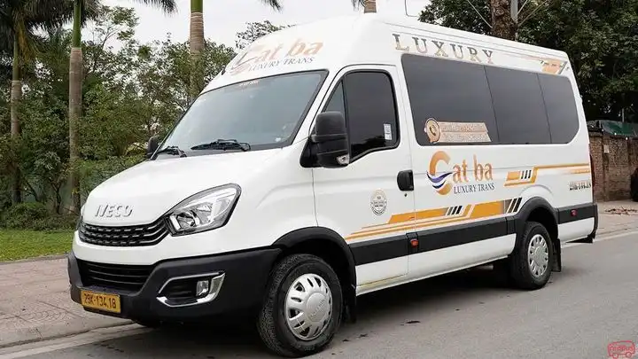 Cát Bà Luxury Trans Bus Front Image