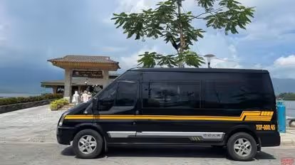 IVietnam Travel Bus-Front Image