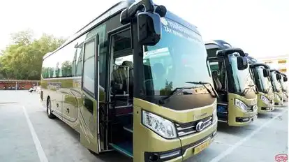 Hoàng Thủy Bus-Side Image