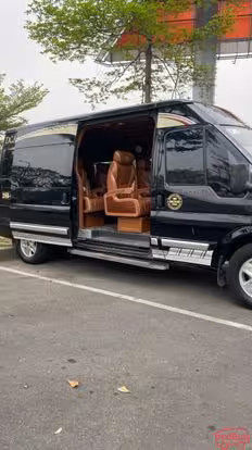 Anh Tùng Limousine Bus-Side Image