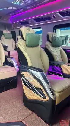 Smart Car Travel Bus-Amenities Image