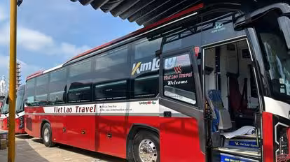 Việt Lào Bus-Front Image