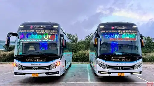 Loan Sáng Bus Front Image