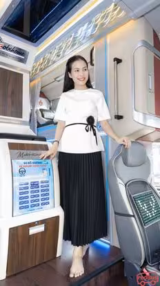 Loan Sáng Bus-Front Image