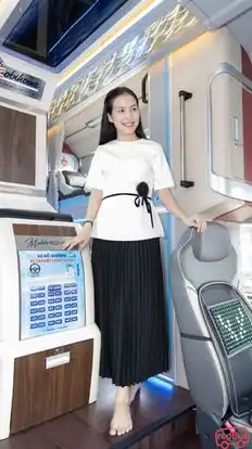 Loan Sáng Bus-Front Image