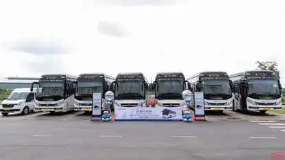 Loan Sáng Bus-Side Image