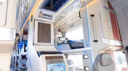 Loan Sáng Bus-Seats Image
