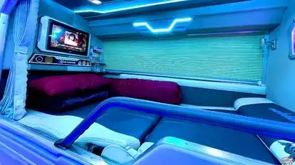 Loan Sáng Bus-Seats Image