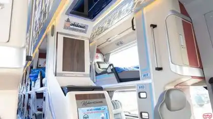 Loan Sáng Bus-Seats Image