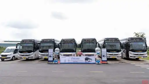 Loan Sáng Bus Front Image