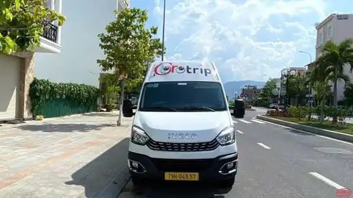 Gorotrip Limousine VIP Bus Front Image