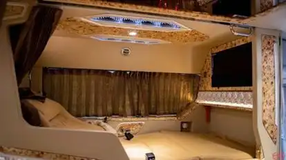 Luxury Van Limousine Bus-Front Image