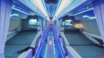 Luxury Van Limousine Bus-Seats Image
