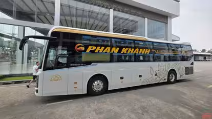 PHAN KHÁNH Bus-Side Image