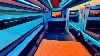 Tư Tiến Bus-Seats Image