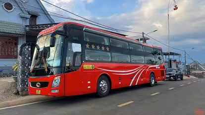Lux Express Bus-Front Image