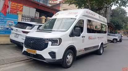Phan Travel Limousine Bus-Front Image