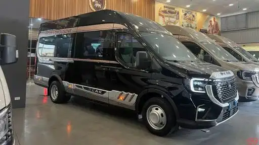 S TRIP Việt Nam Bus Front Image