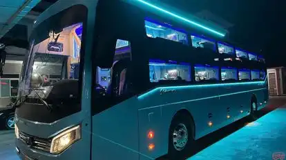 Quang Giang Bus-Side Image