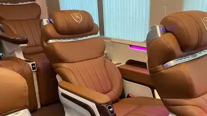 A Tỷ Bus-Seats Image