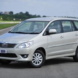 Hire 6 Seater Toyota Innova A/C Bus in Mumbai
