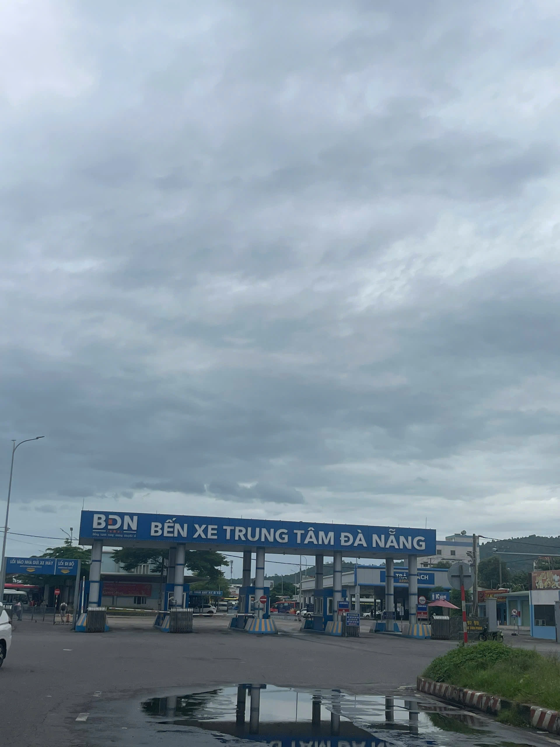Cổng bến xe Trung tâm Đà Nẵng