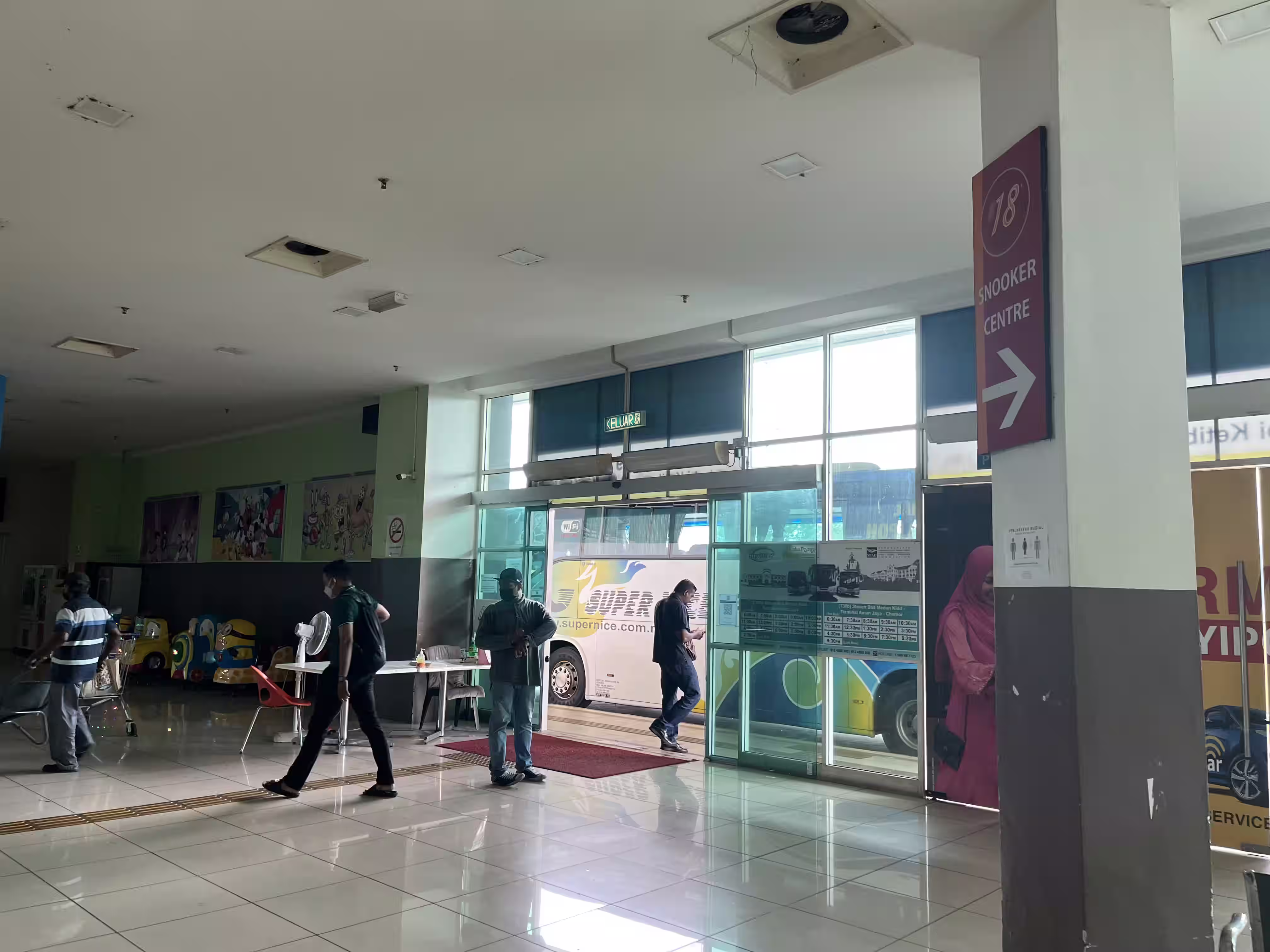 Boarding Area Meru Raya