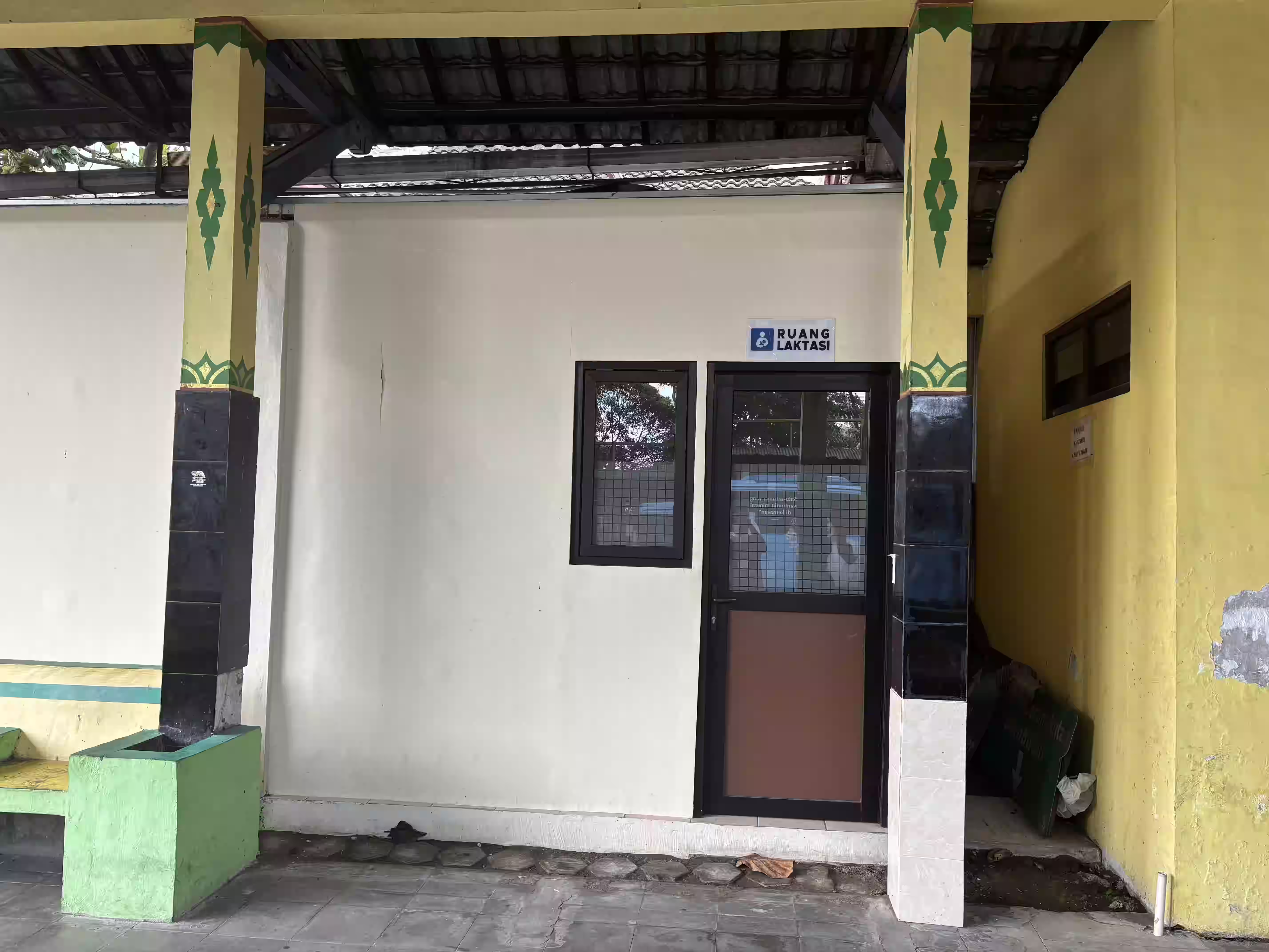 Interior   Nursing Station