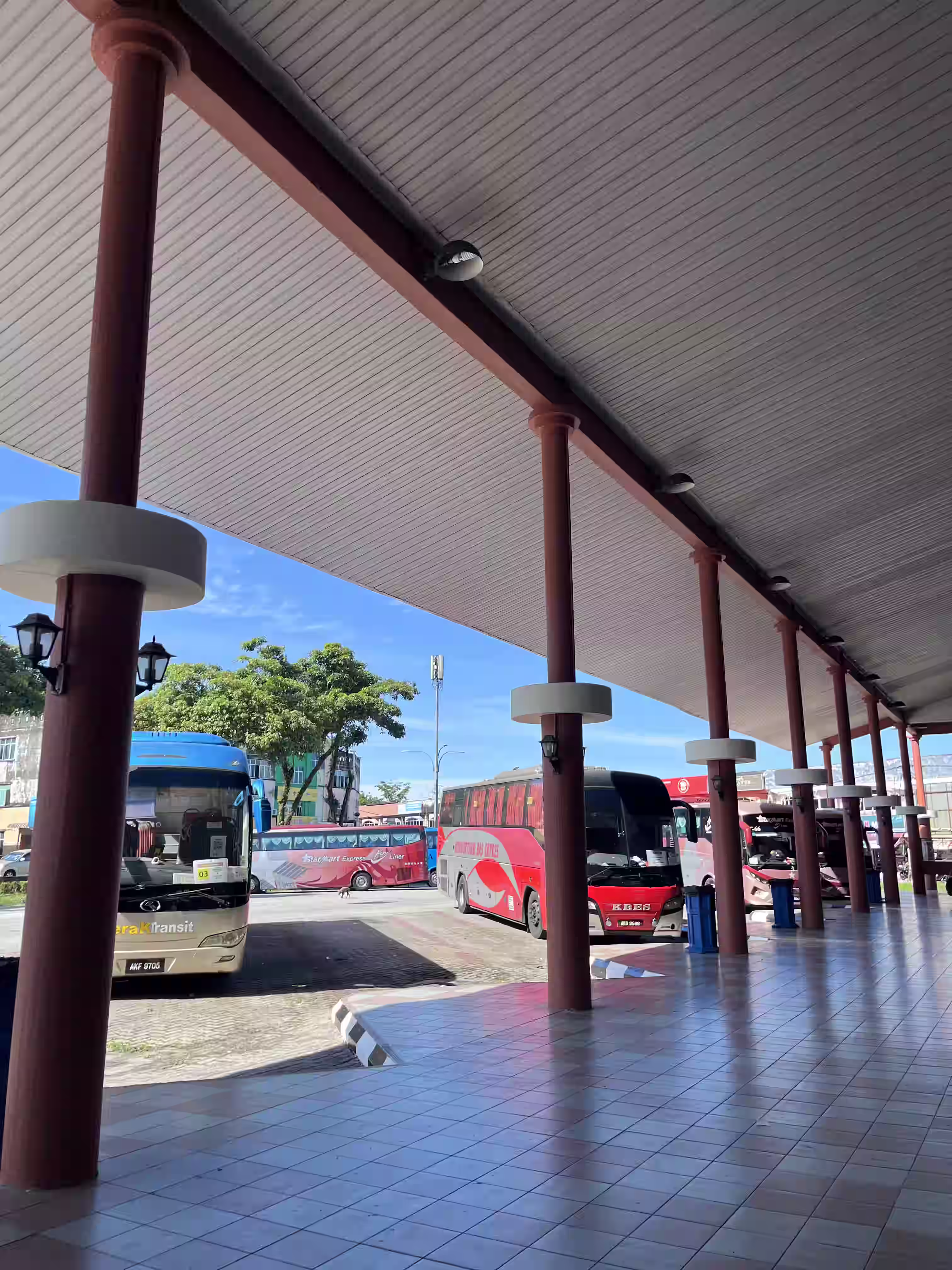Bus Boarding Area Kaumtung Bus Terminal