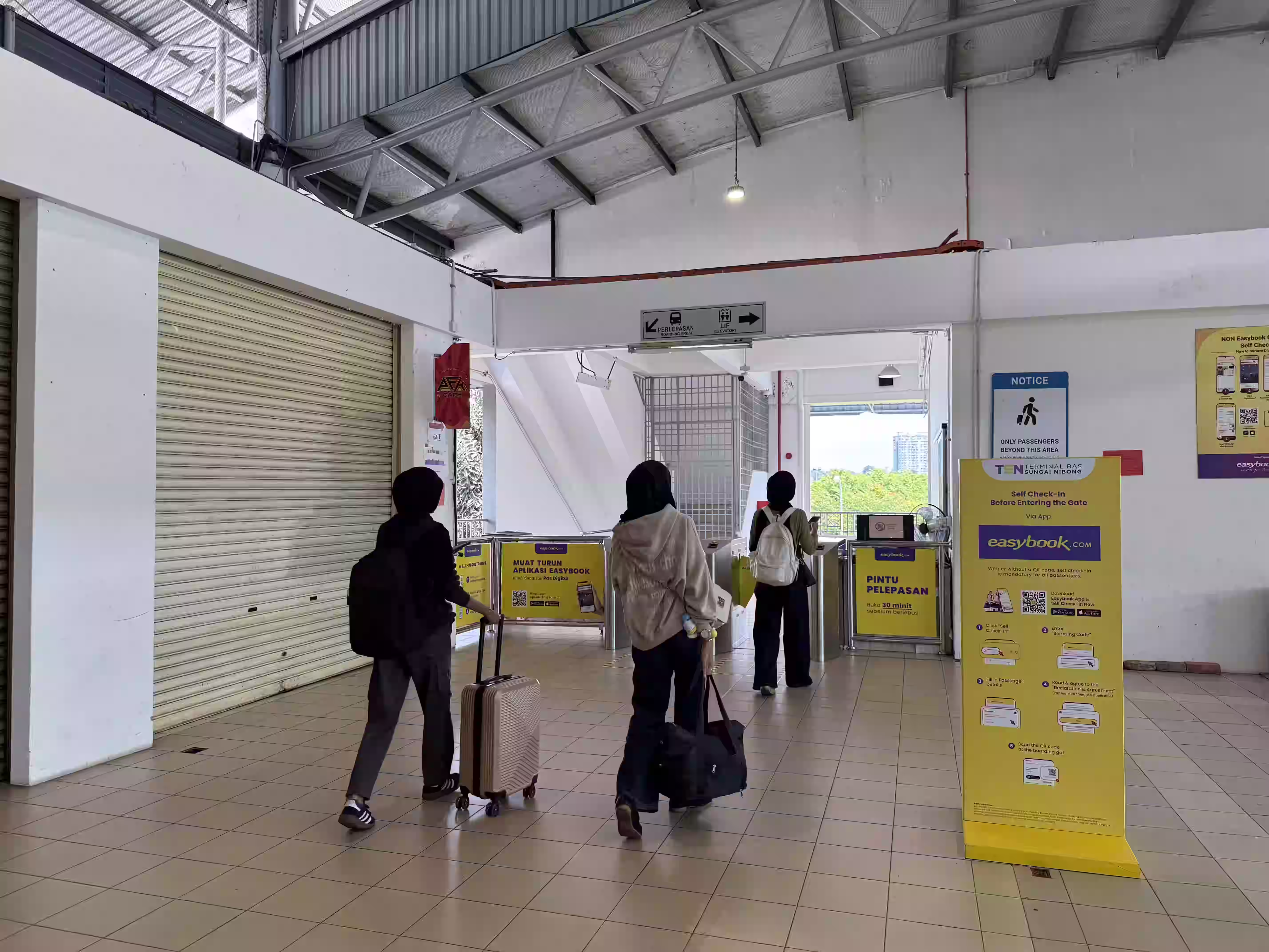 Boarding Gate Sungai Nibong Terminal (1)