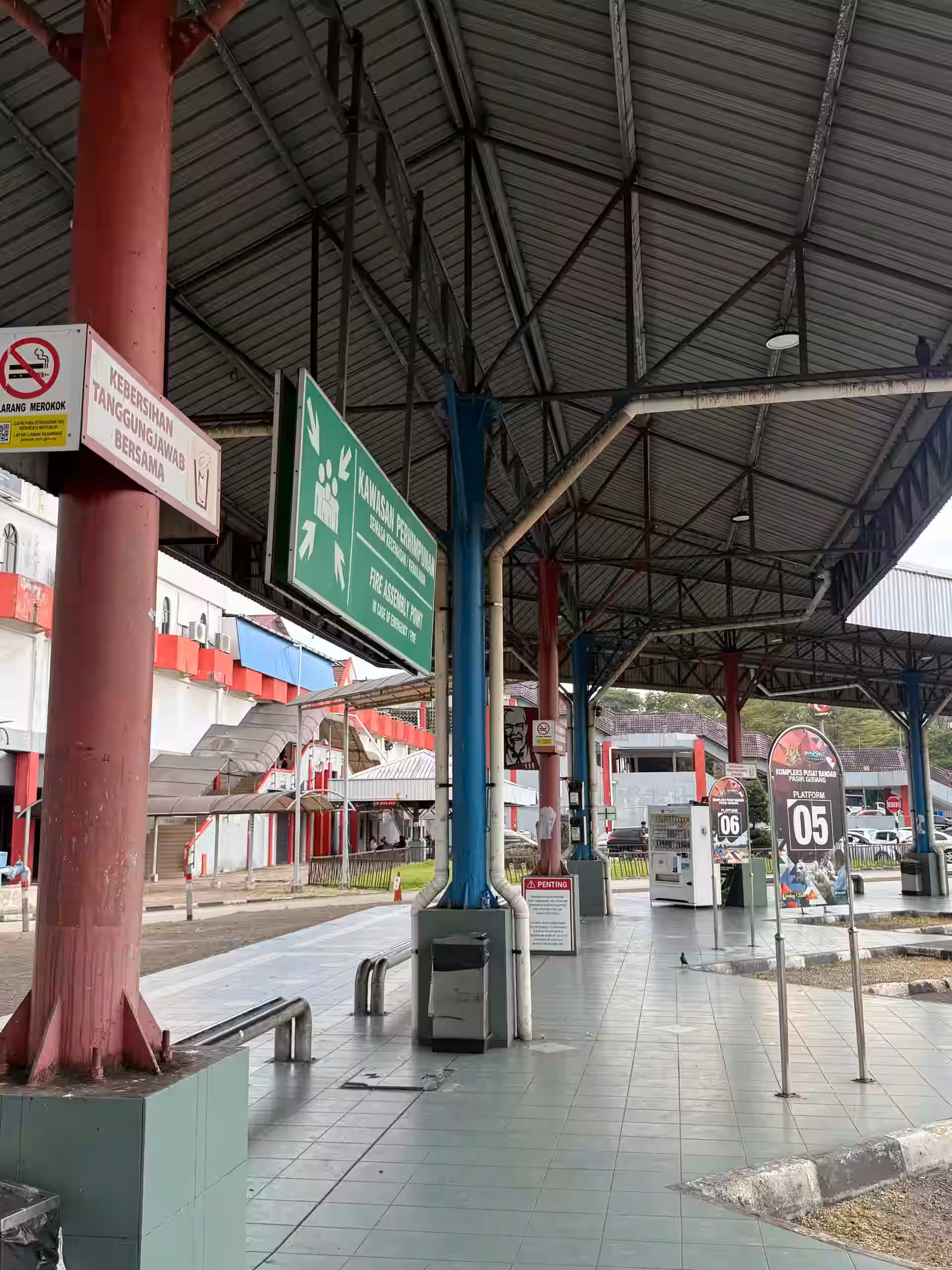 Platform Pasir Gudang Bus Terminal (2)